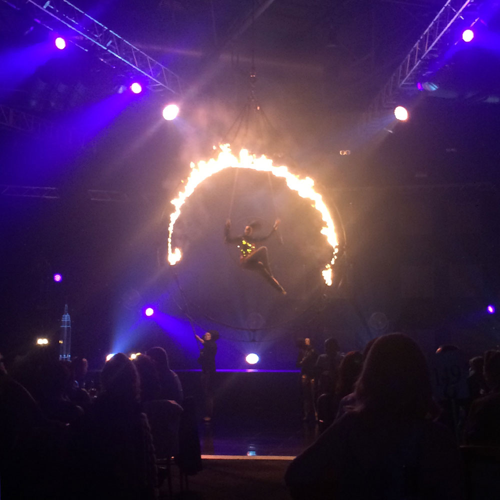 Fiery acrobatic entertainment